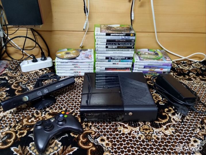 Xbox 360 E + Kinect + 35 дисков лицензия