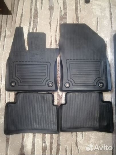 Комплект резиновых ковриков Lexus UX 2018-2023