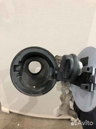 Лючок бензобака Opel Astra J gtc 2009-2017