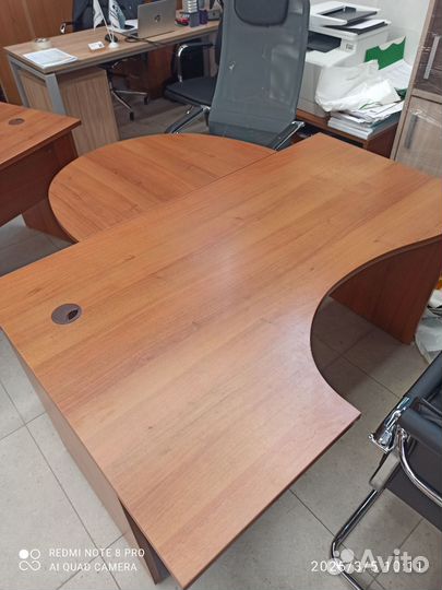 Офисная мебель стол