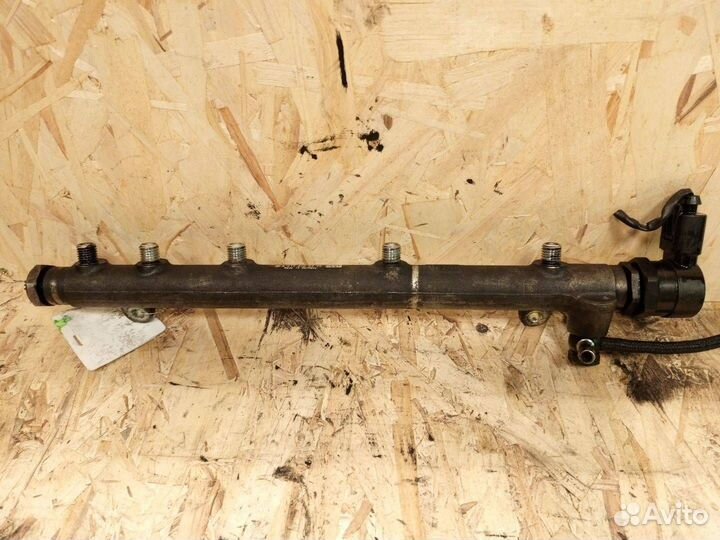 Топливная рампа Mercedes-Benz C-Класс A6110700395