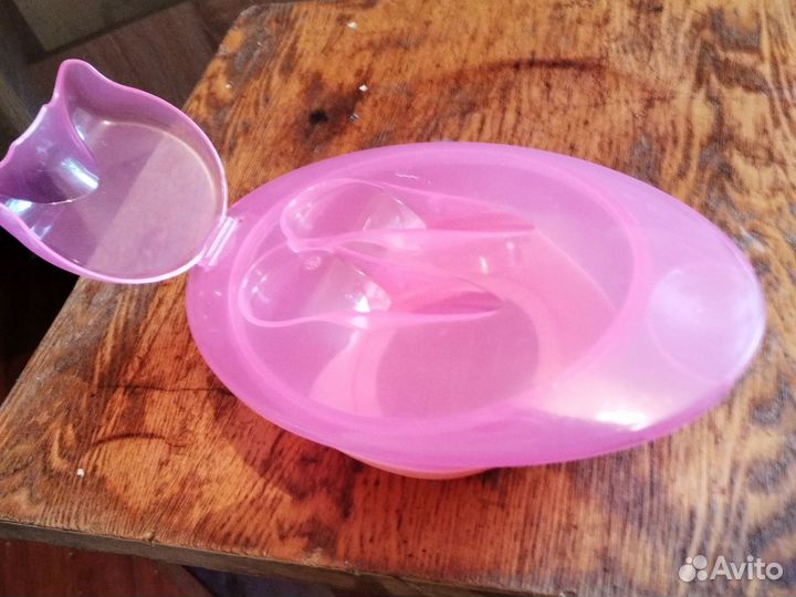 Детская тарелочка с крышкой и отсеком приборов