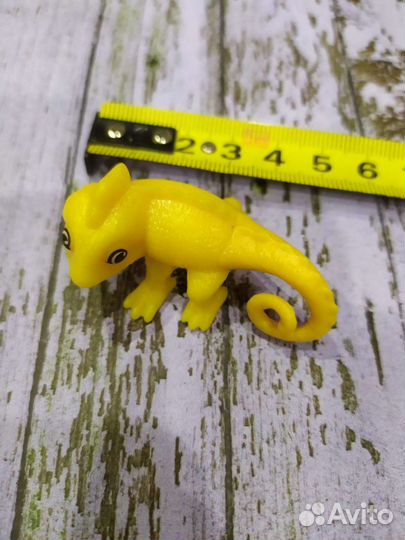 Динозавр (новая игрушка) киндер сюрприз