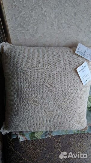 Скатерть и подушки