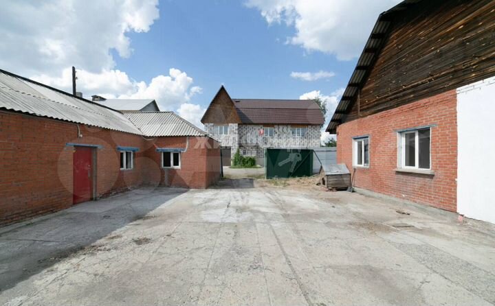 Дом 247 м² на участке 6,5 сот.