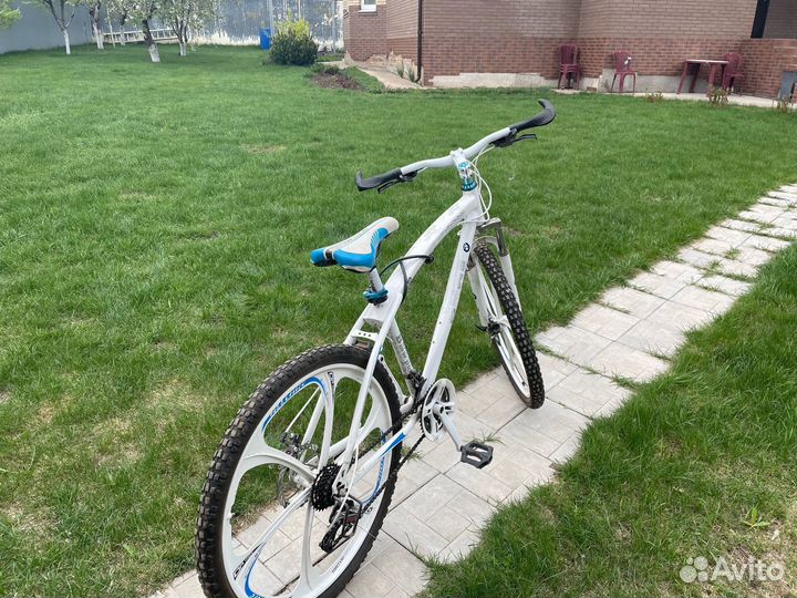 Велосипед bmw