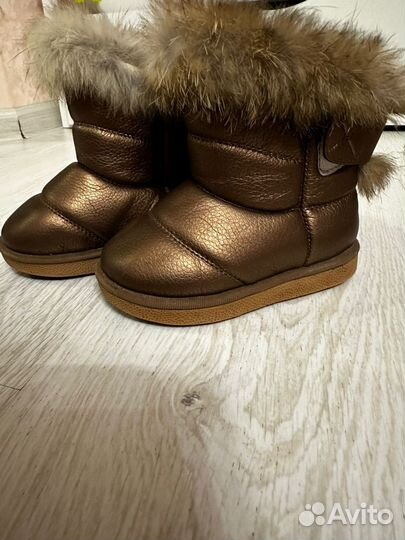 Ботинки зимние для девочки ugg. Размер 23