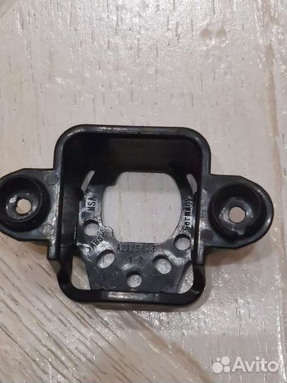 Vw touareg nf кронштейн камеры в зеркало решетку