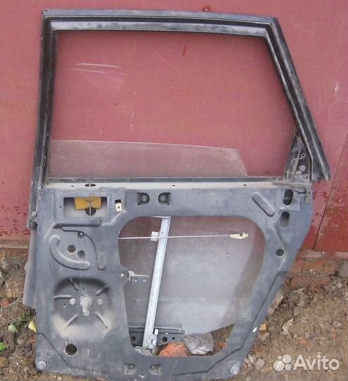 Стеклоподъемник задний прав. Audi 100 44кузов