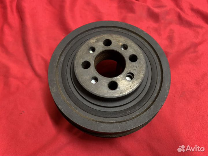 Демпферный шкив коленвала Ауди 80/100/A6