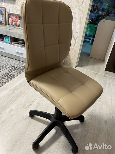 Продается компьютерный стул