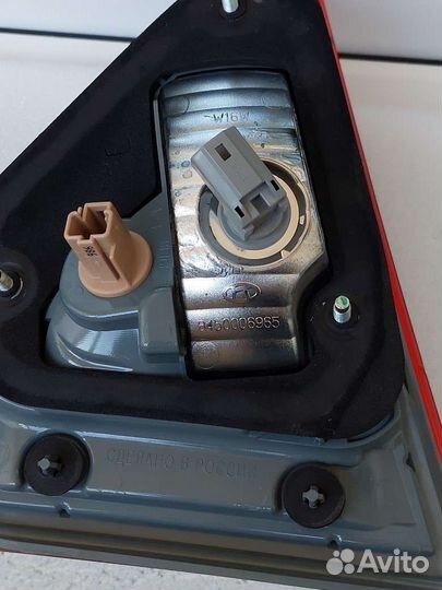 Фонарь задний внутренний левый Лада Веста