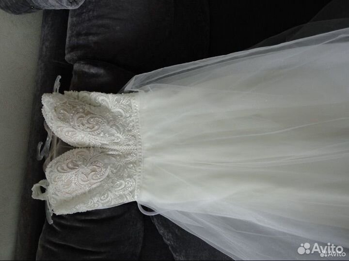 Свадебное платье 42-44 бу