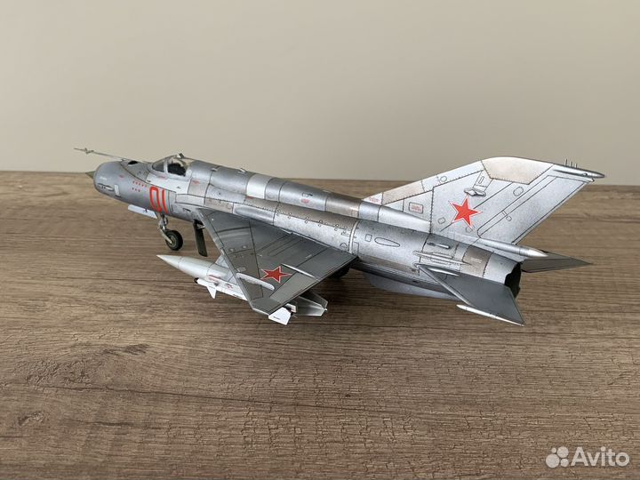 Масштабная модель миг-21