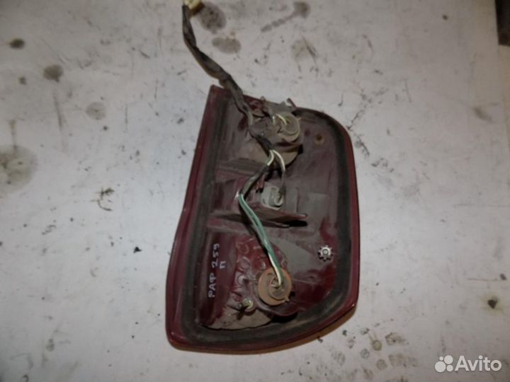 Фонарь задний правый RAV 4 2000-2005