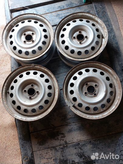 Диски на LADA largus R16