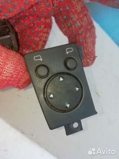 Кнопка регулировки зеркал audi A6/100 C4