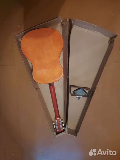 Акустическая гитара