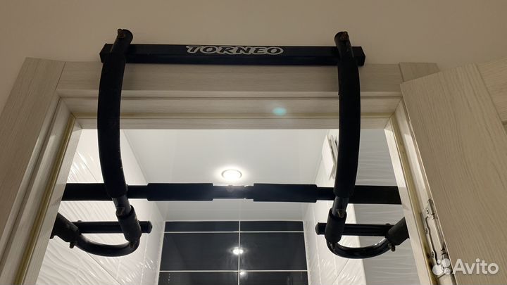 Турник дверной накладной «Torneo»