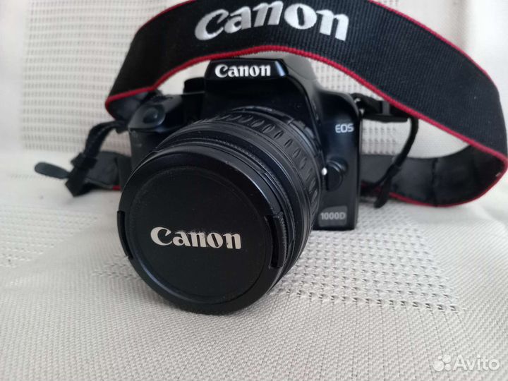 Зеркальный фотоаппарат Canon eos 1000d