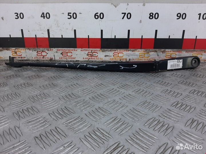 Щеткодержатель (поводок стеклоочистителя, дворник)