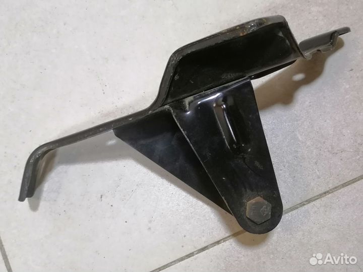 Кронштейн рулевой колонки Chery Amulet A15