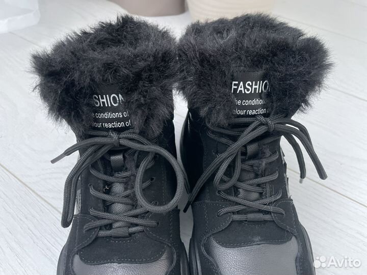 Кроссовки зимние женские