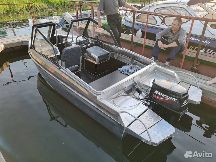 Алюминиевая моторная лодка 