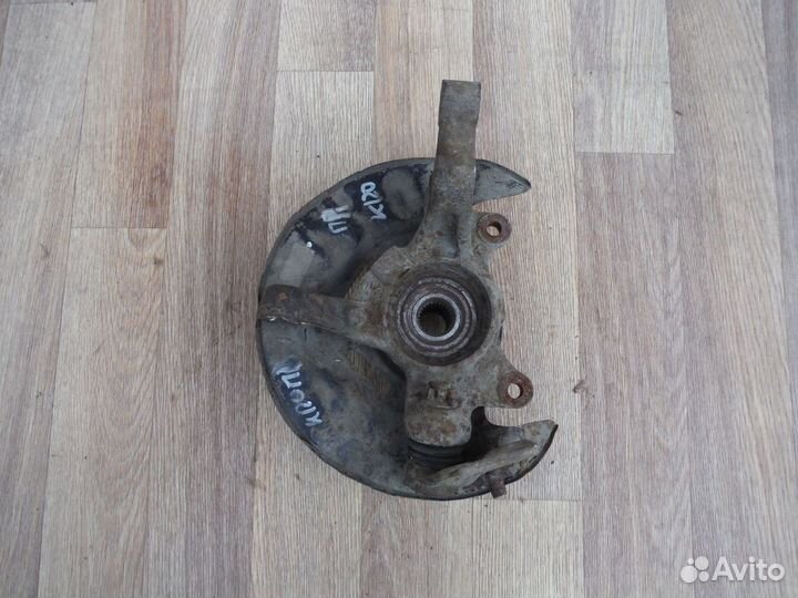 Кулак передний левый Toyota Corolla 120 2001