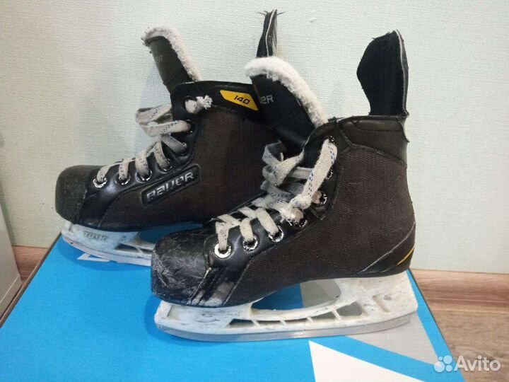 Хоккейные коньки bauer