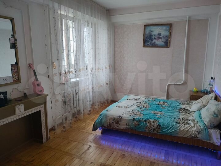 3-к. квартира, 82 м², 9/10 эт.