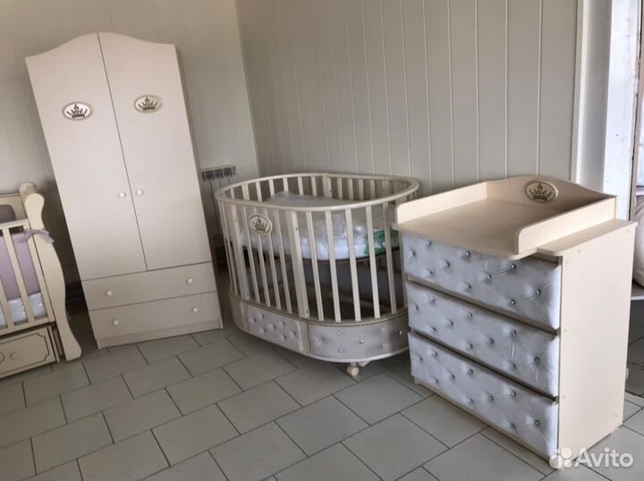 Детские кроватки, комод и шкаф