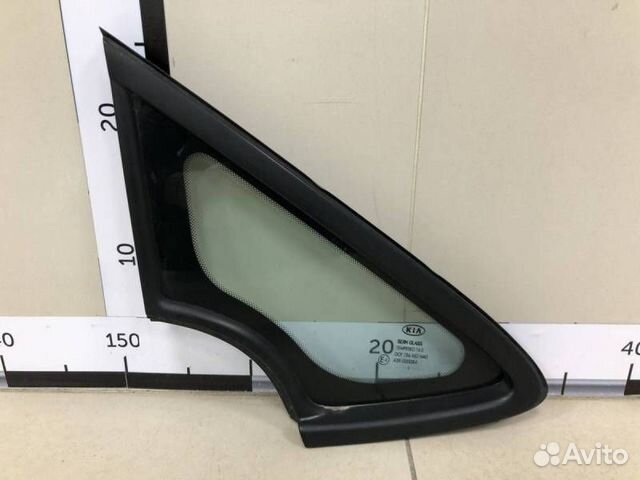 Стекло кузовное глухое левое Kia Ceed JD 2012-2018