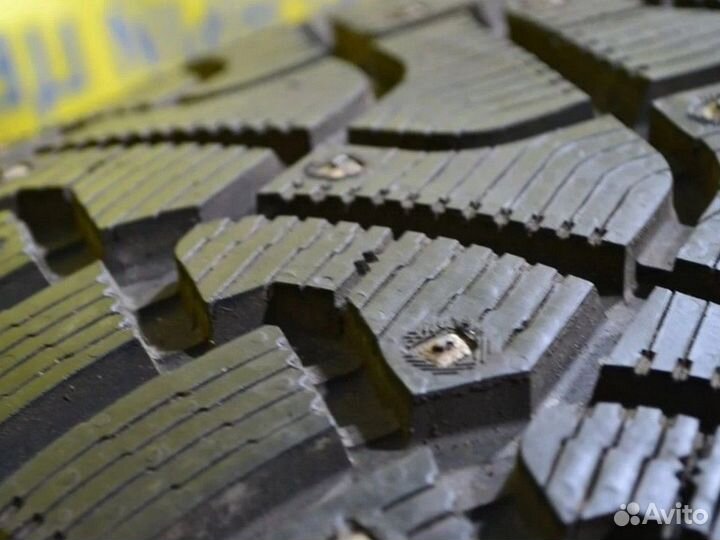 Pirelli Ice Zero 275/40 R20