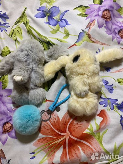 З брелока из натурального меха. Цена за всё сразу
