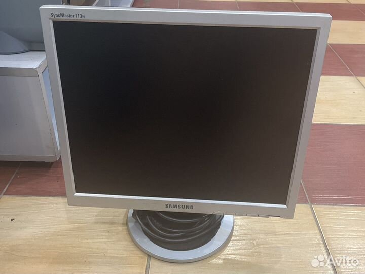 Монитор Samsung 713ns