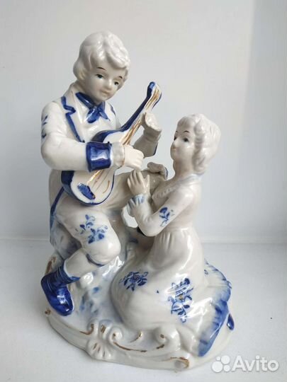 Фарфоровая статуэтка, кобальт, 23 см. Винтаж