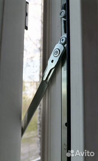 Детский скрытый замок/ограничитель на окна