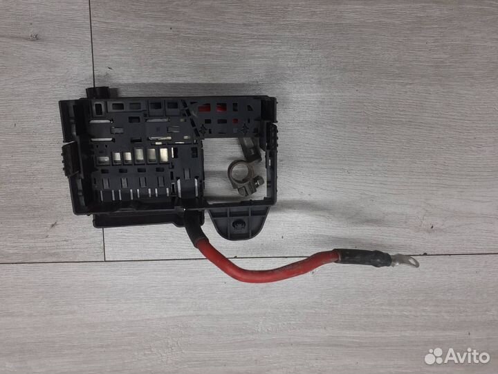 Блок предохранителей акб Chevrolet Cruze