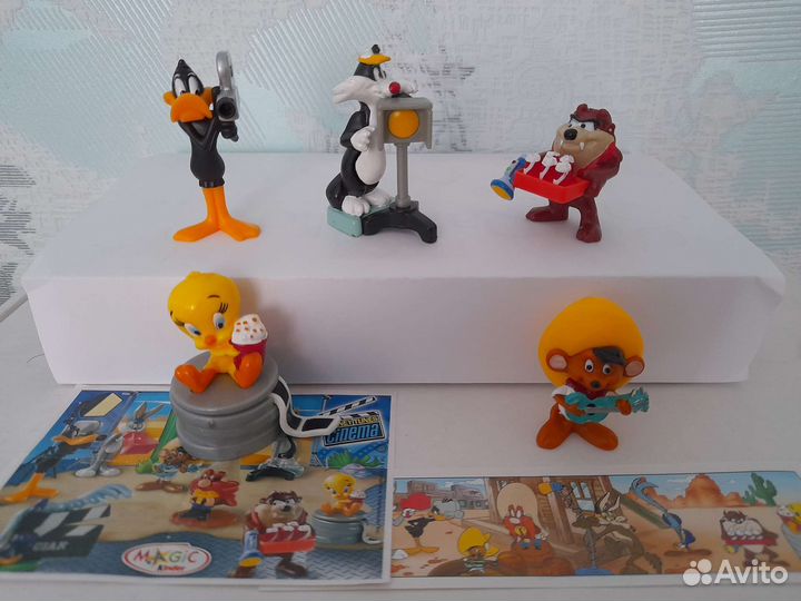 Киндер-сюрприз Луни Тюнз, Астерикс