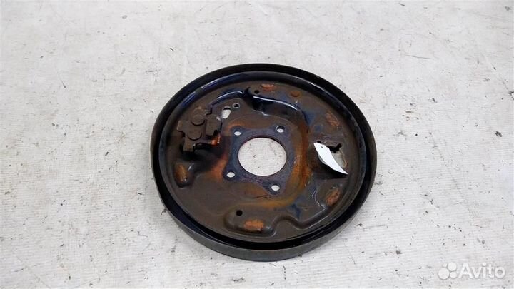 Защита колодок задняя правая Toyota Camry MCV20