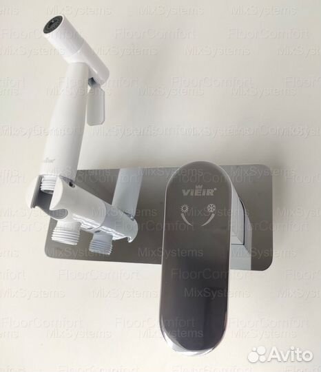 Комплект душевая система и гигиенический душ белый