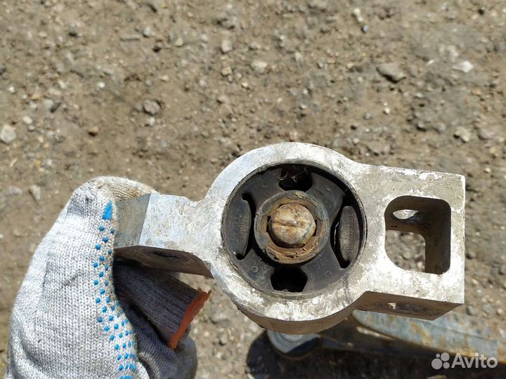 Передние рычаги skoda superb 2008 года