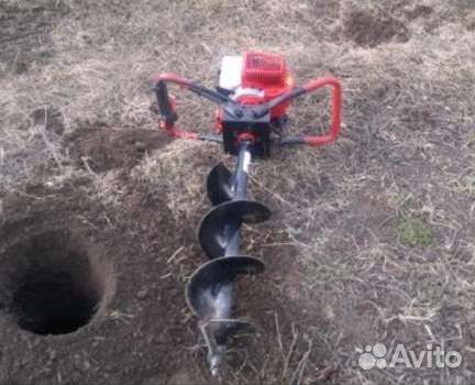 Бурение лунок под столбы