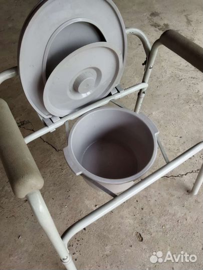 Стул-унитаз (стульчак) для маломобильных