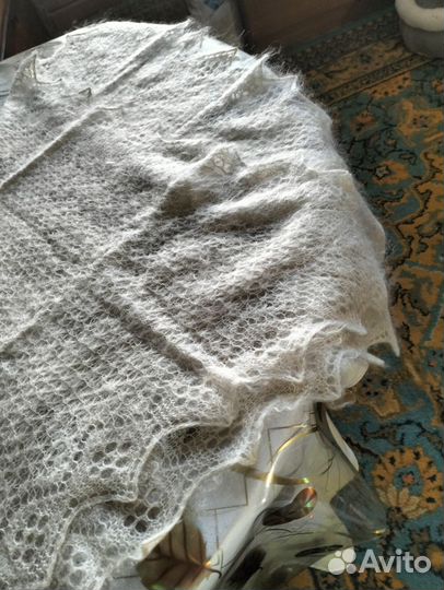 Белые платки разной вязки