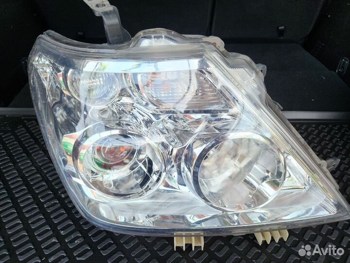 Фары на nissan patrol y62