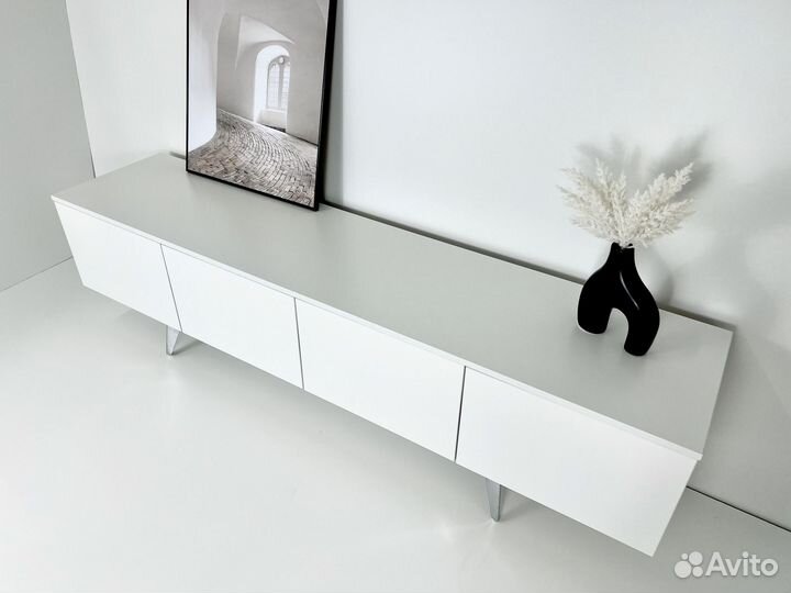 Белая тумба 
