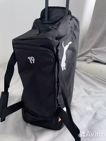 Спортивная дорожная сумка , пума