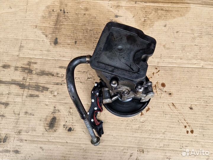 Насос гур A0044667001 Mercedes W204